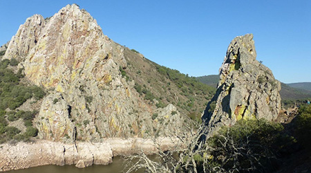 PUENTE DE MAYO - RUTA 01 - CASTILLO MONFRAGUE DESDE PUENTE DEL FRANCES